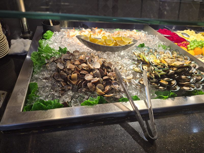 Shinju Japanese Buffet food